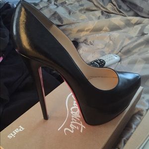 Christian Louboutin daffodile platform heels 😍